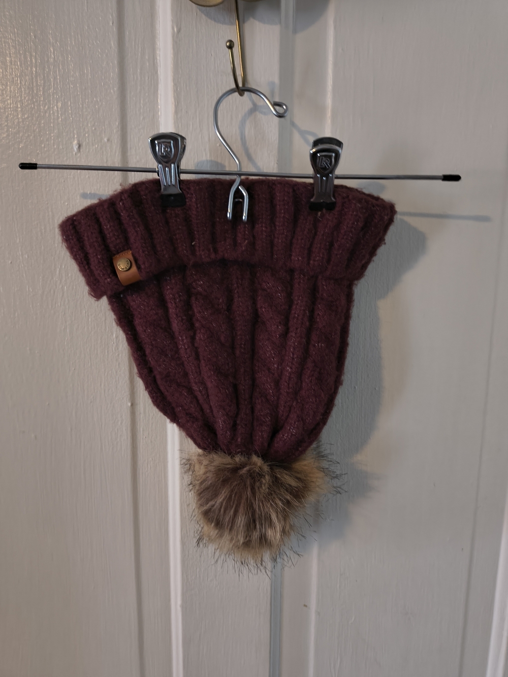 Kids Cable Knit Pom Beanie - Burgundy